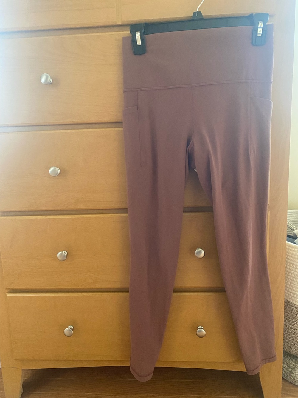 Athleta salutation stash pocket II tights in SP